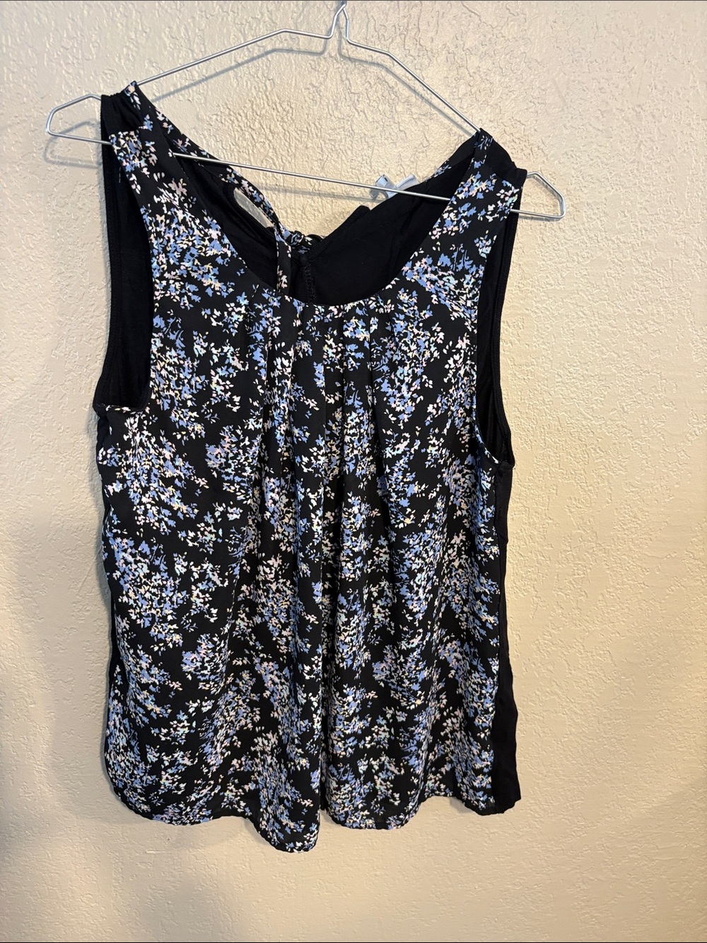 ELLE Sleeveless Floral Tank Blouse Women's medium top
